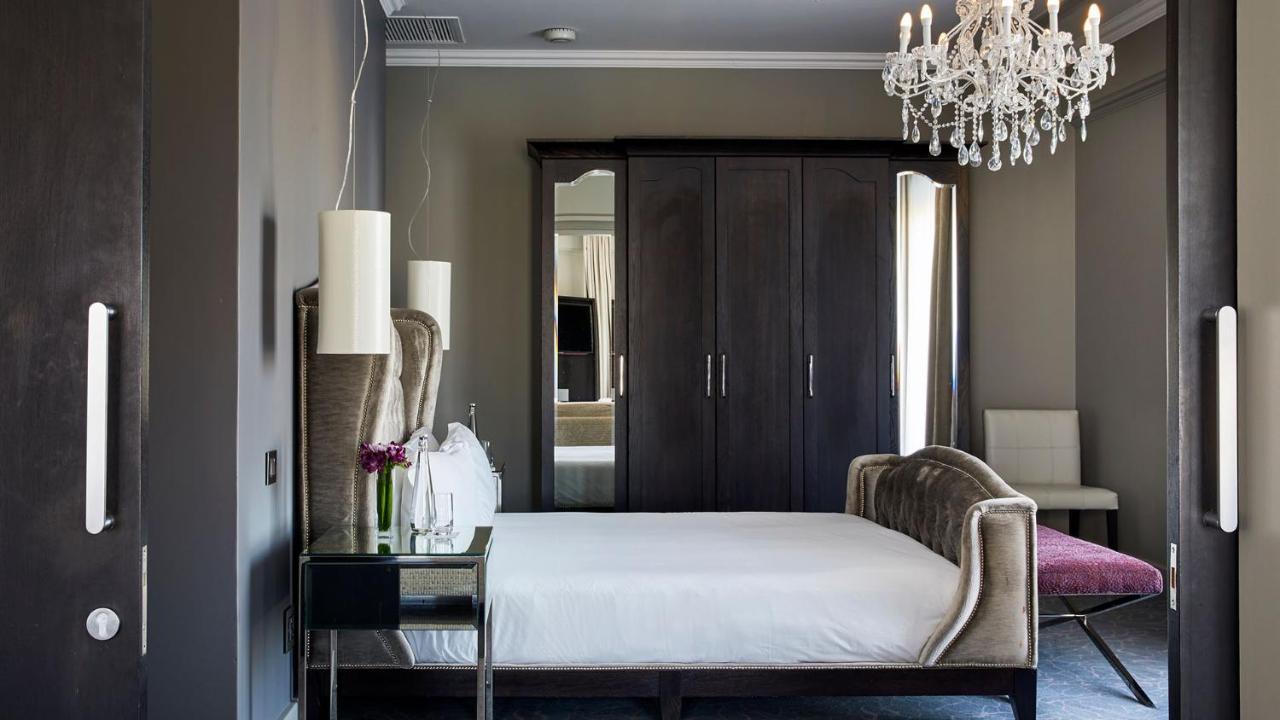 Queen Victoria By Newmark Hotel 5*