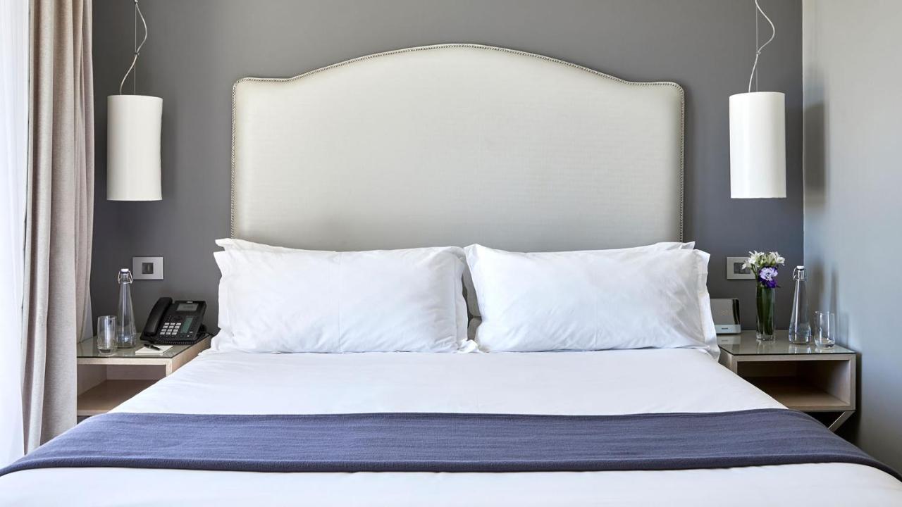 Queen Victoria By Newmark 5*
